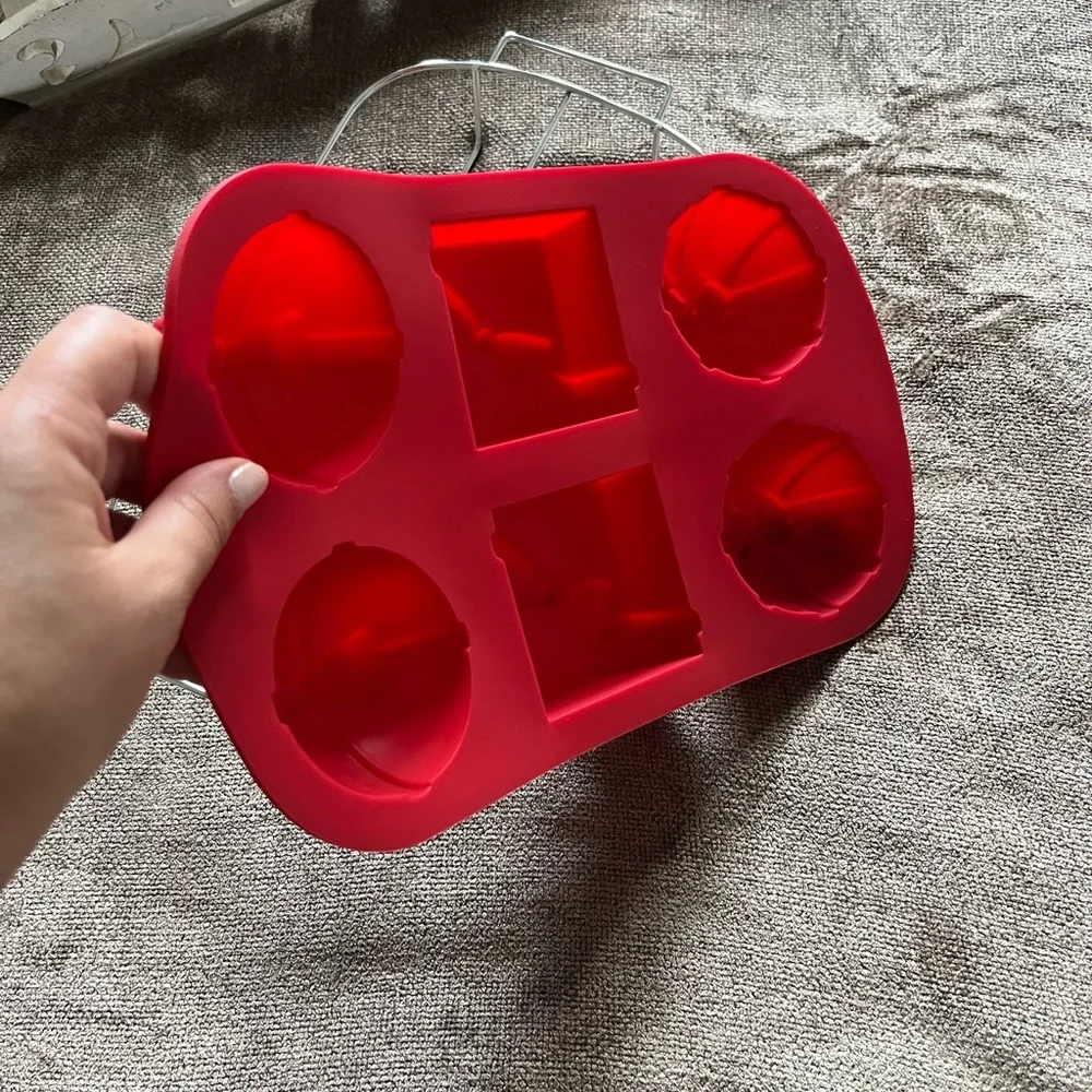 NWOT Present- Shaped Red Silicone Baking Molds with Wire Holding Tray